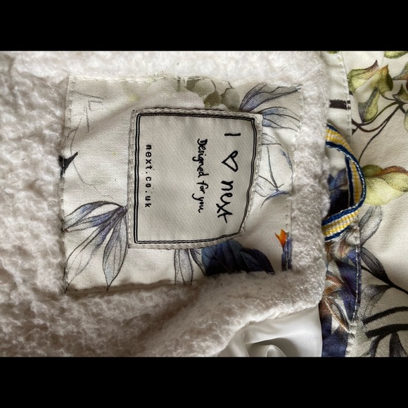 Rain coat for 2-3 year old girl. - Picture 4 of 5